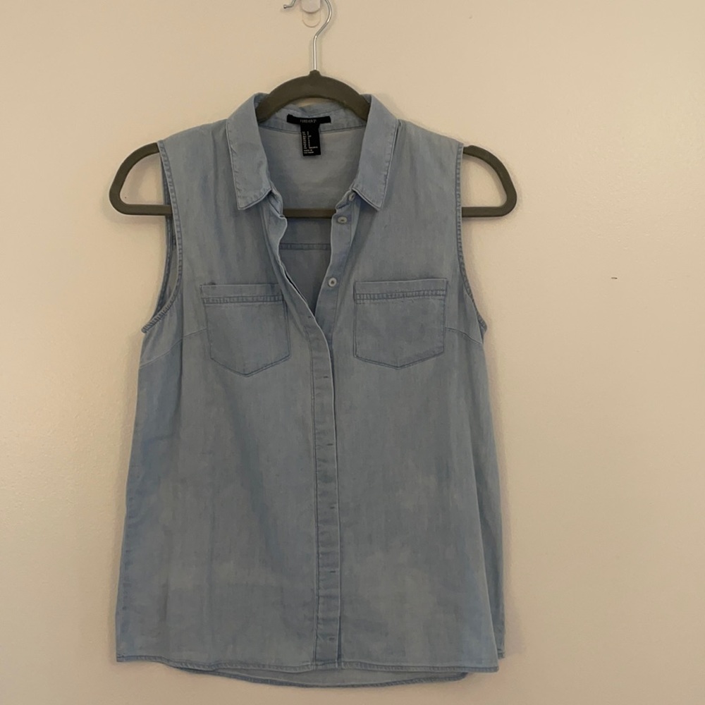 Forever 21 small sleeveless chambray top